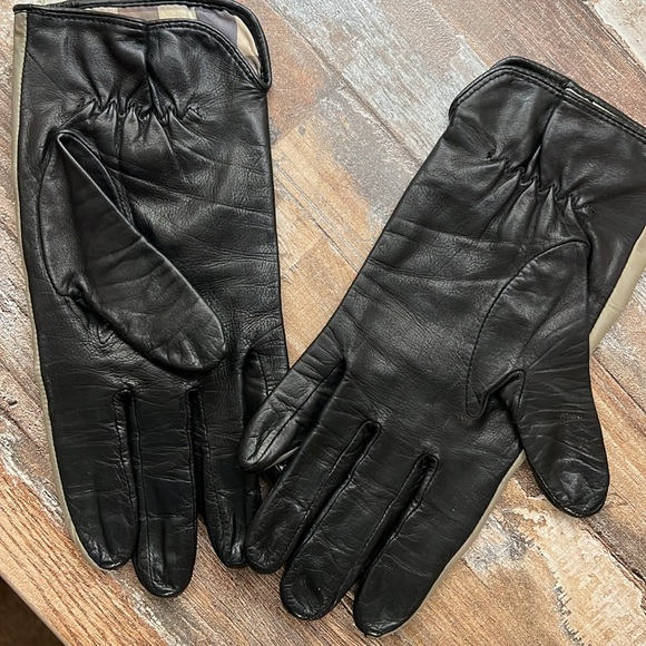 BURBERY LEATHER GLOVES - Picture 3 of 7
